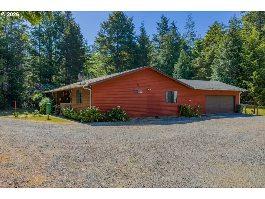 88848 Sunny Loop Ln, Bandon, OR 97411 - #3