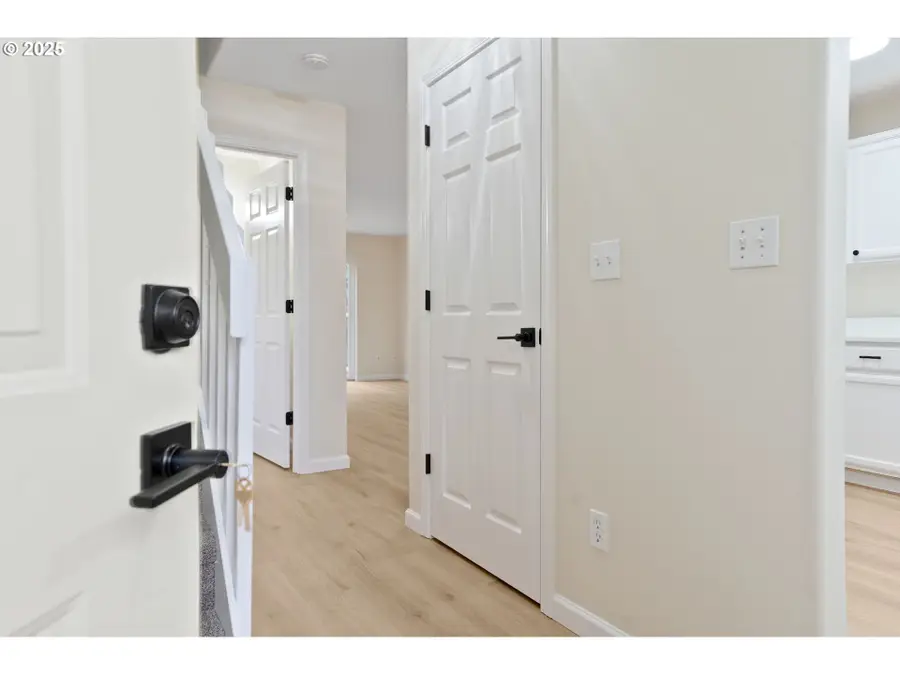 108 NE Powderhorn Dr, Corvallis, OR 97330 - Image #2