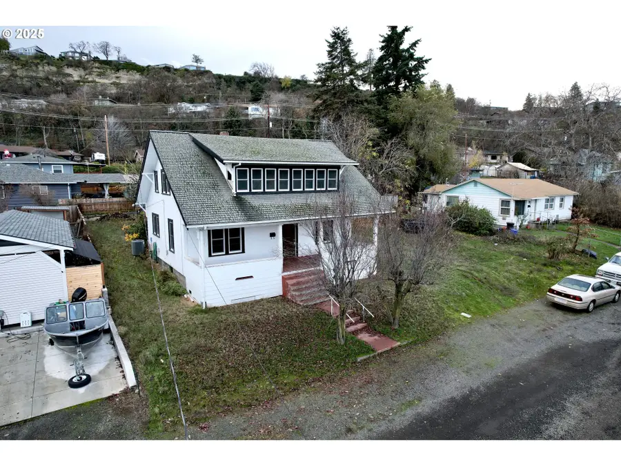 826 E 15th St, The Dalles, OR 97058 - Image #2
