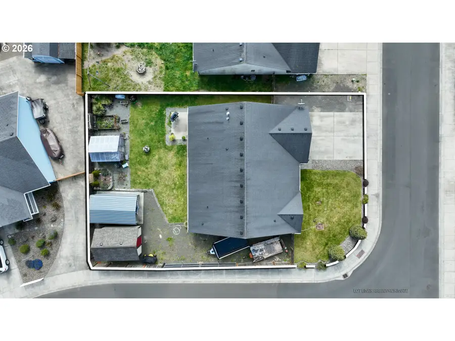 348 SW Kalmia Ave, Warrenton, OR 97146 - #3