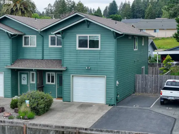 815 Old County Rd #13, Brookings, OR 97415