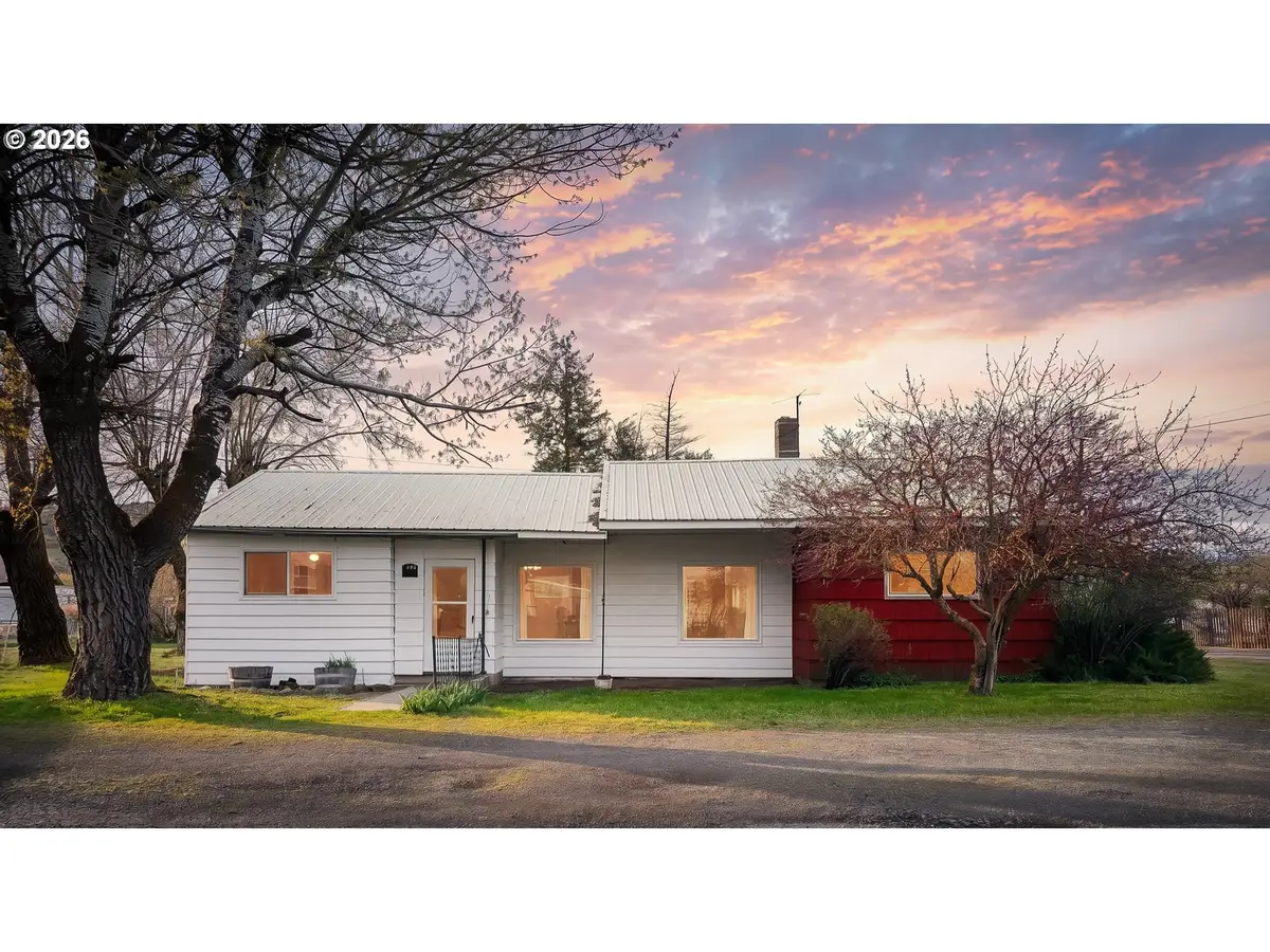 190 S 6th Ave, Elgin, OR 97827 - #1