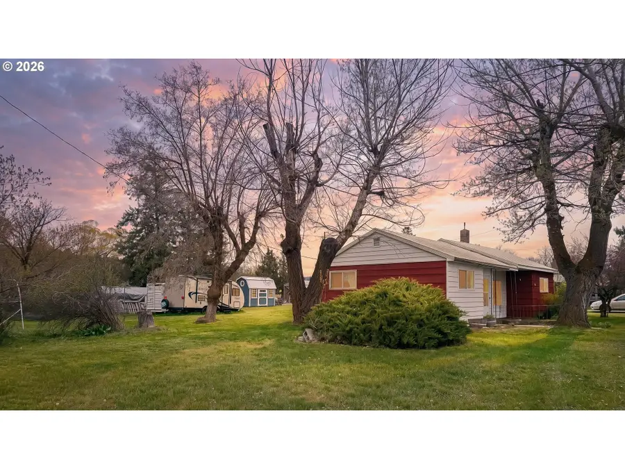 190 S 6th Ave, Elgin, OR 97827 - #2