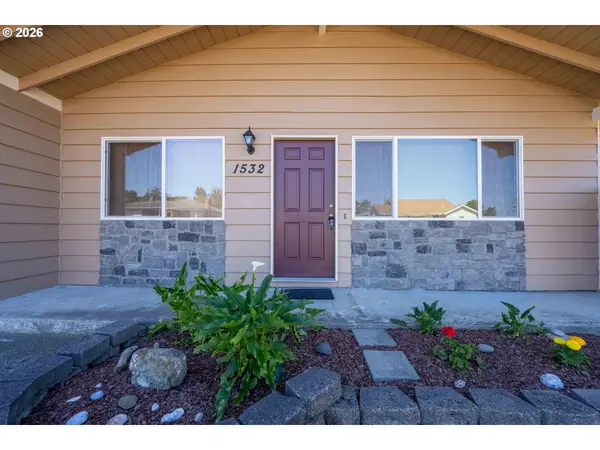 1532 Johnson St, NorthBend, OR 97459