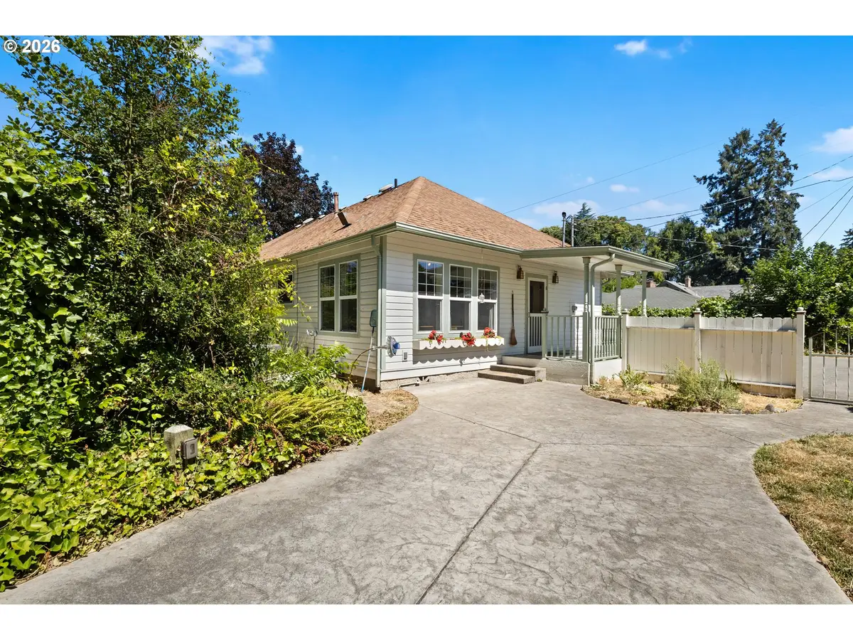 817 W Old Melrose Rd, Roseburg, OR 97471 - #1