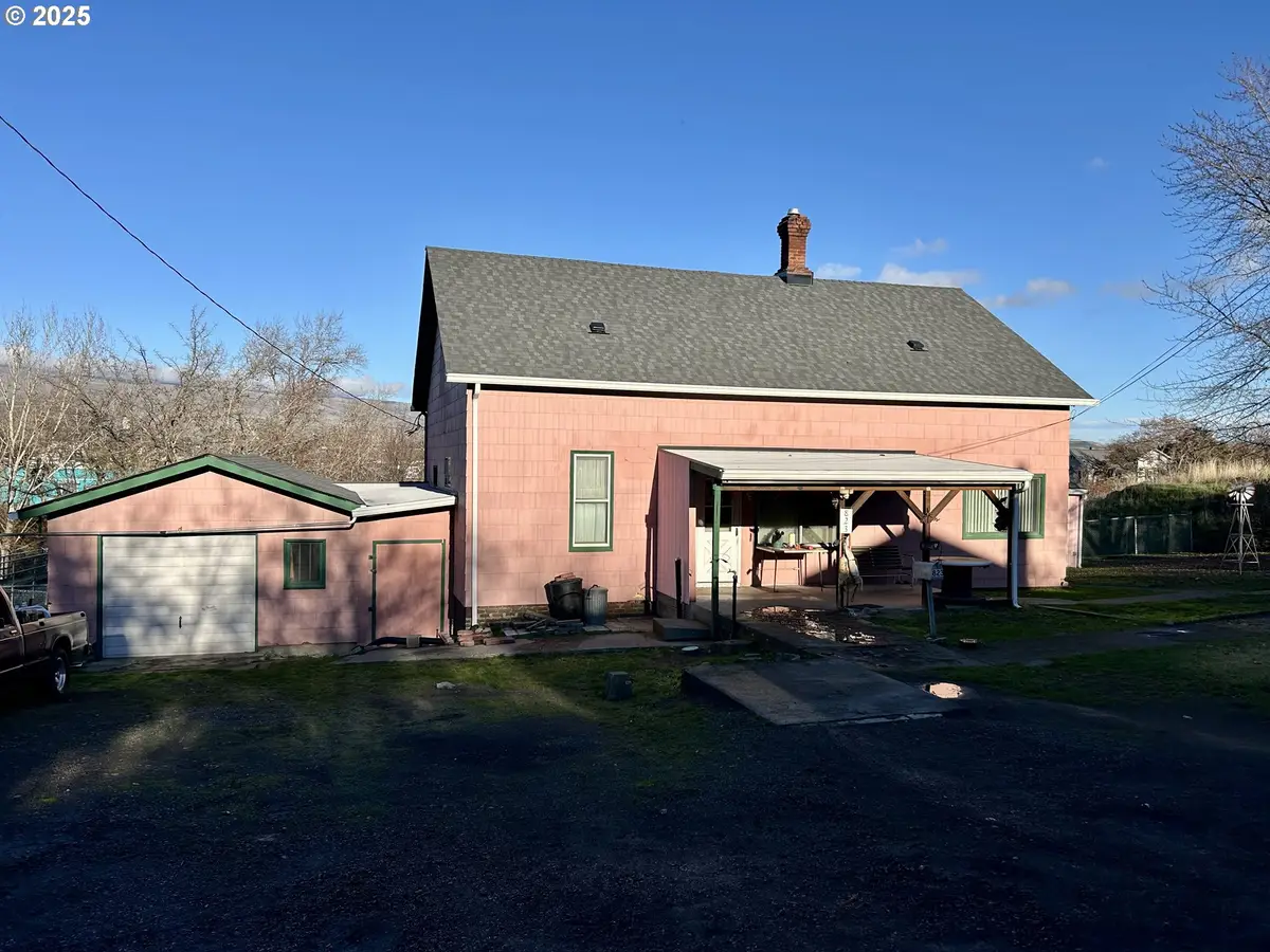 823 W 8th St, The Dalles, OR 97058 - Image #1