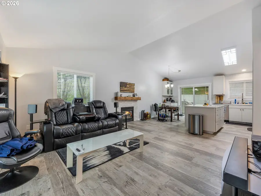 320 South St, Astoria, OR 97103 - #3