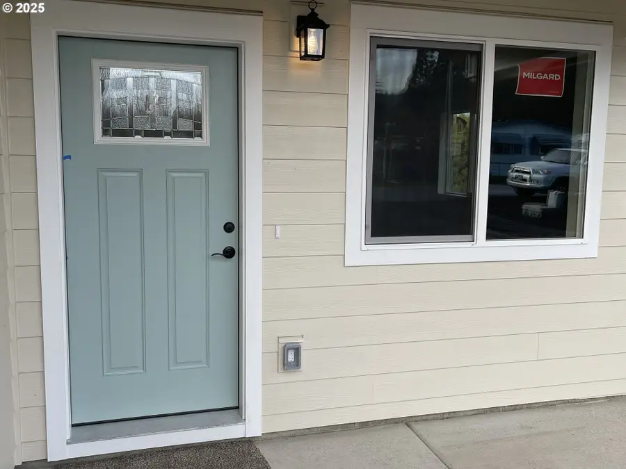 300 N Jellison St, Amity, OR 97101 - Image #3