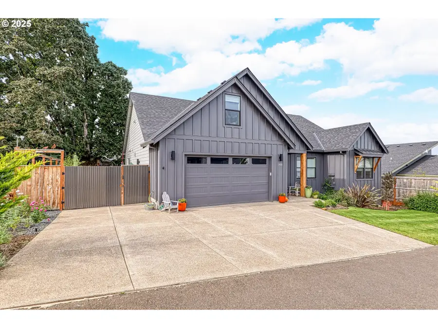 1408 Princeton Ave, Silverton, OR 97381 - Image #2