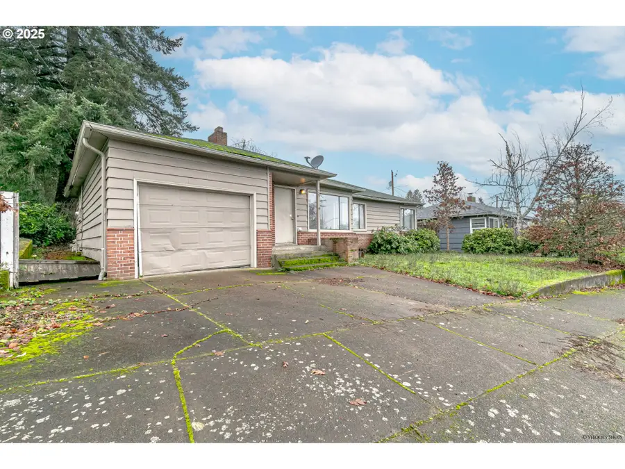 1533 SW Fairview Ave, Dallas, OR 97338 - Image #3