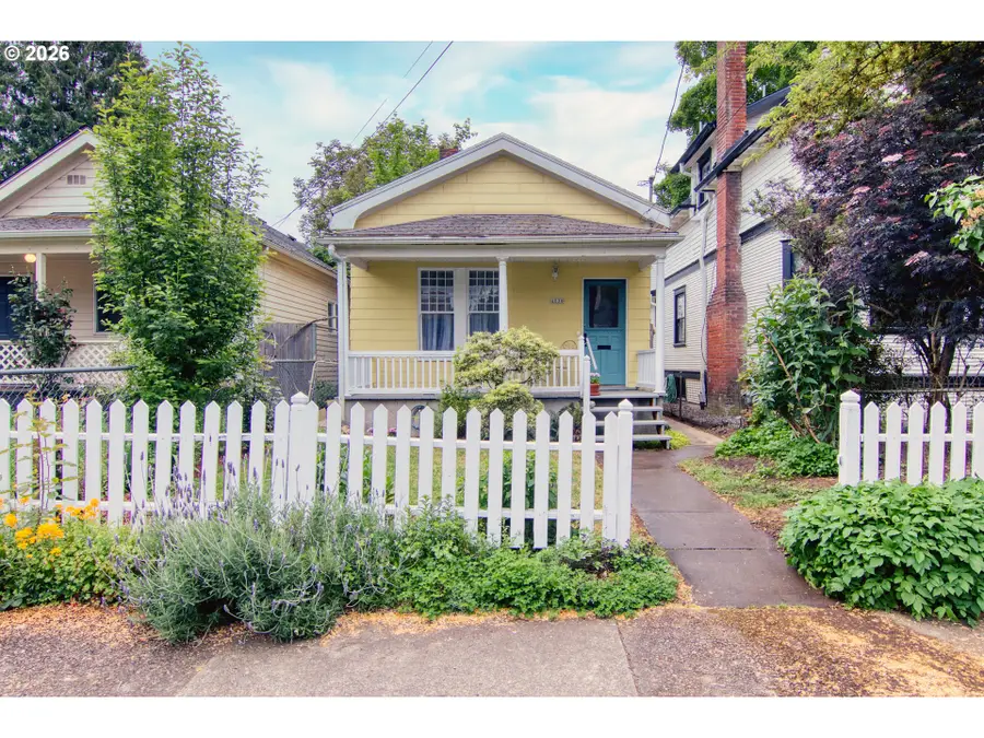 4030 SE Caruthers St, Portland, OR 97214 - #2