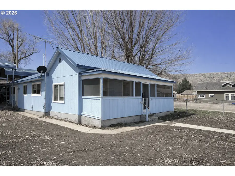 90 W Adams St, Huntington, OR 97907 - Image #2