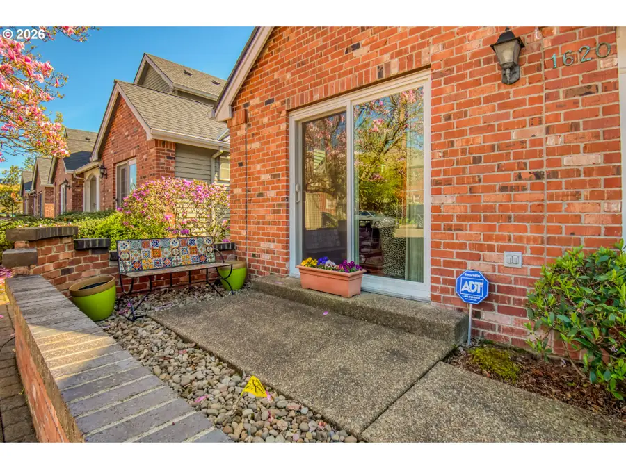 1620 NE Glisan St, Portland, OR 97232 - #2