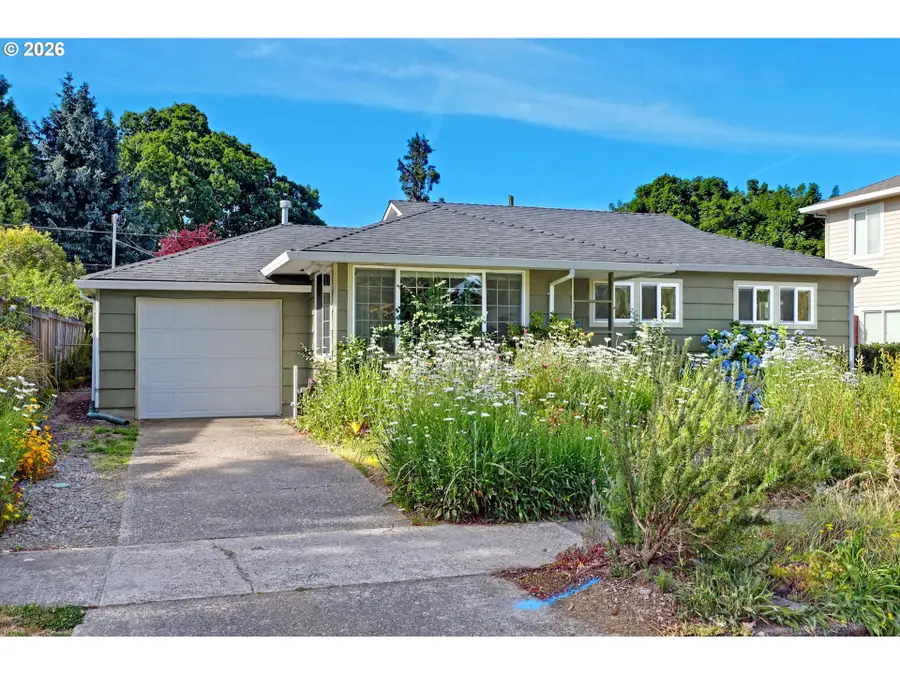 10910 NE Eugene St, Portland, OR 97220 - #2