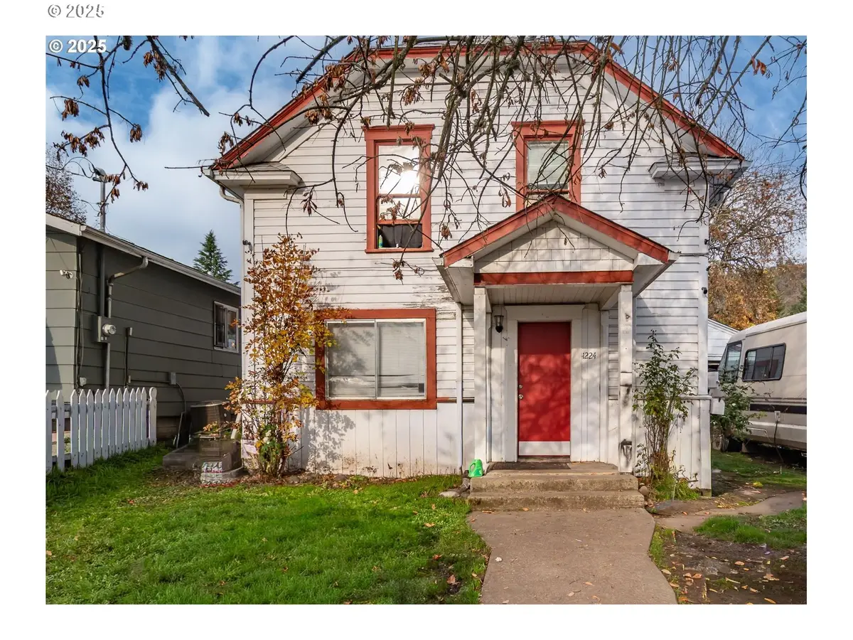 1224 NE Freemont Ave, Roseburg, OR 97470 - Image #1