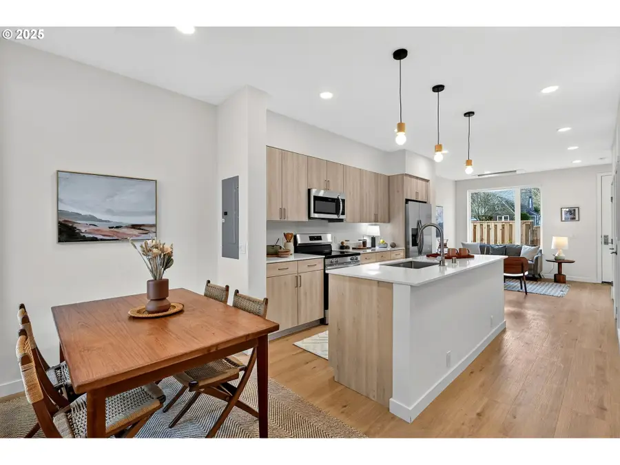 7256 NE Going St, Portland, OR 97218 - #3