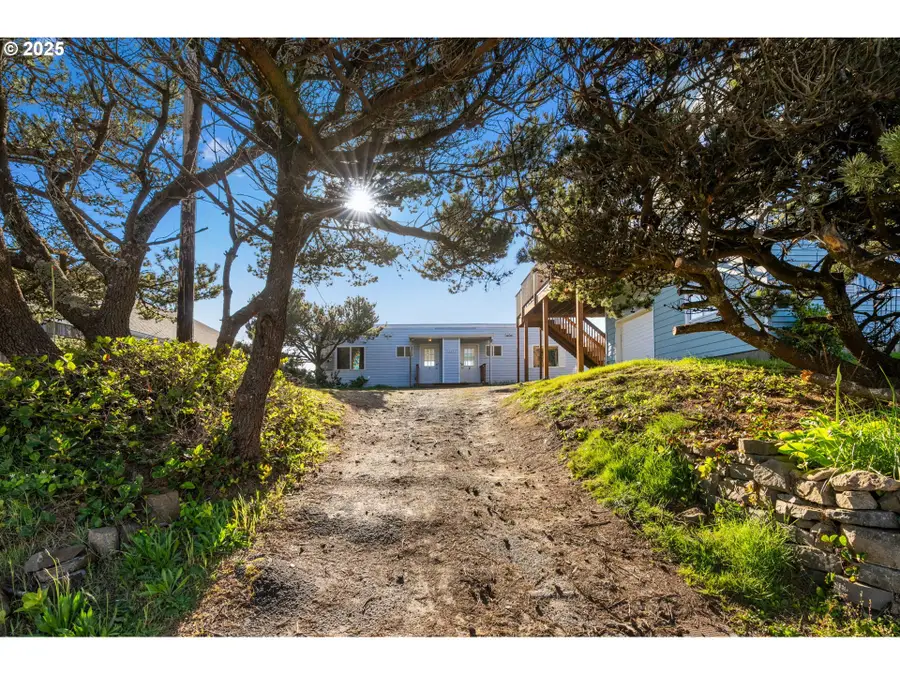 269 S Pacific St, Rockaway Beach, OR 97136 - Image #2