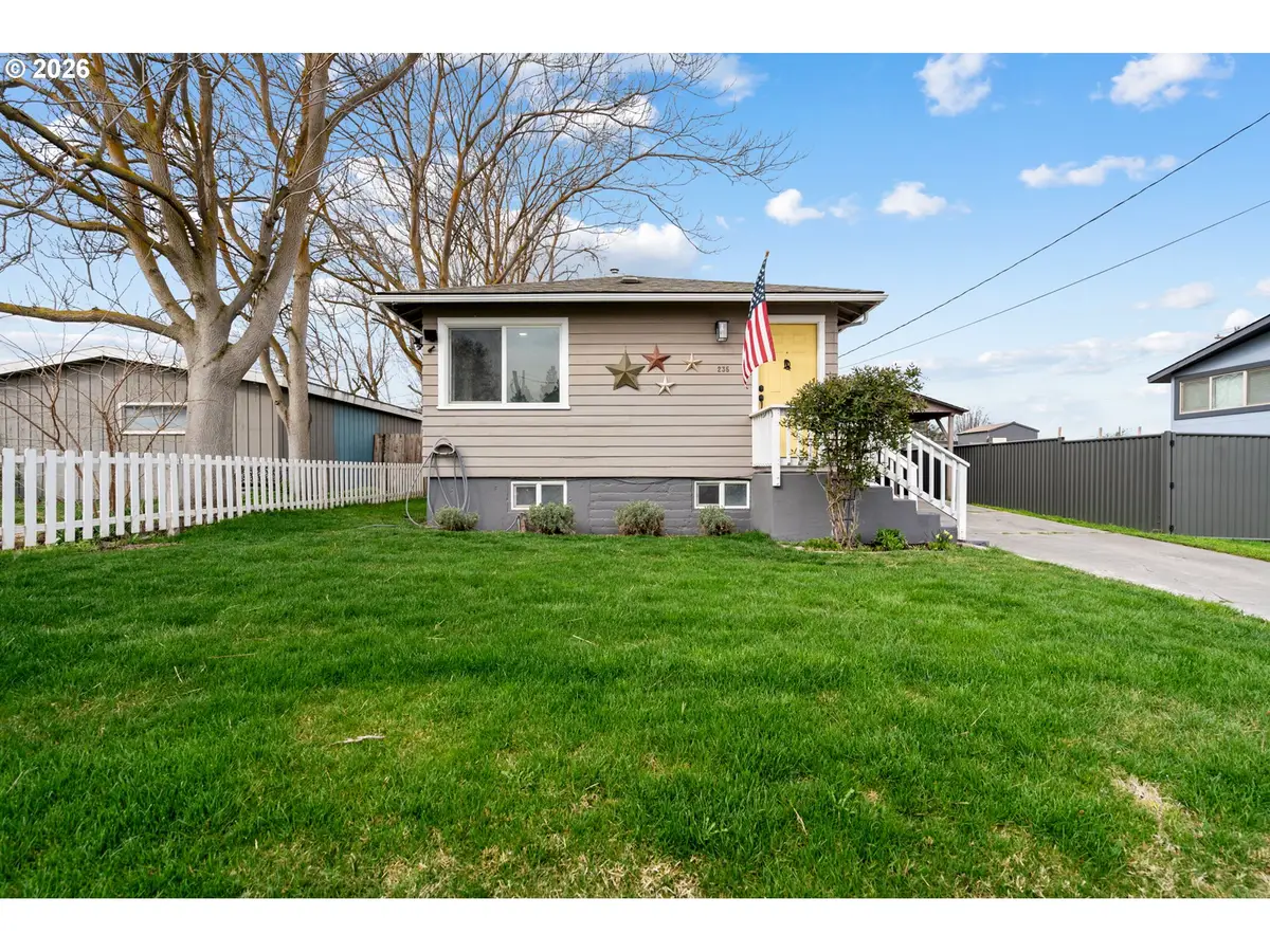 235 NW Butte Dr, Hermiston, OR 97838 - #1