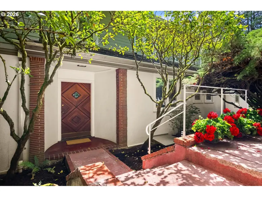 5040 SW Hilltop Ln, Portland, OR 97221 - #3