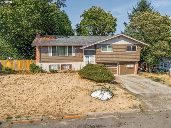 5404 NE Chateau Dr, Vancouver, WA 98661