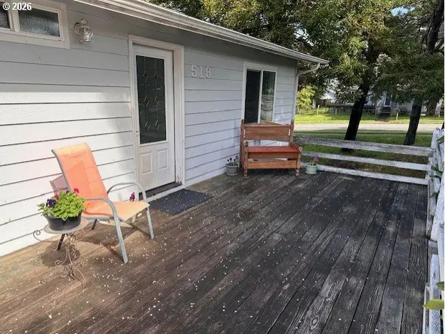 518 S Wall St, Coos Bay, OR 97420 - #3