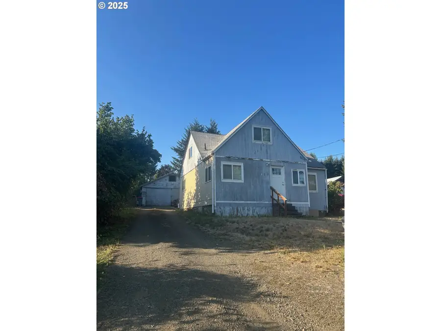 122 NE 4th St, Willamina, OR 97396 - Image #2