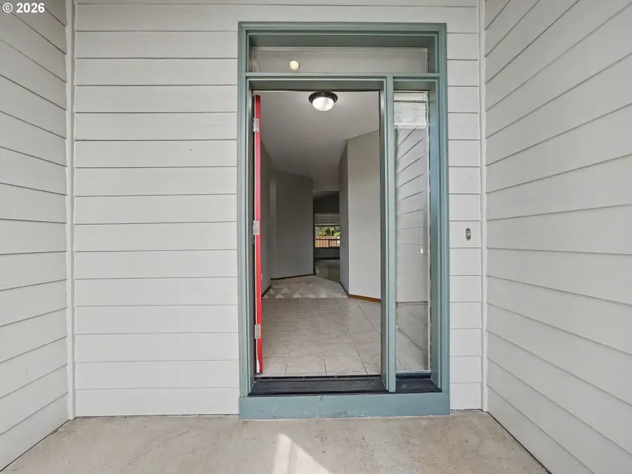 18368 Meadow Ave, Sandy, OR 97055 - #3