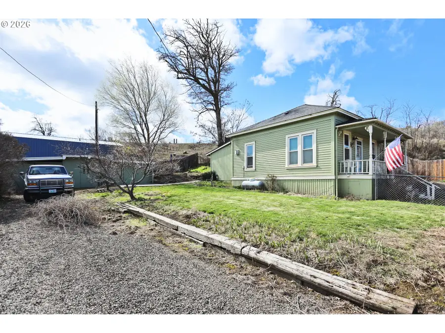 320 Deschutes St, Wasco, OR 97065 - #2