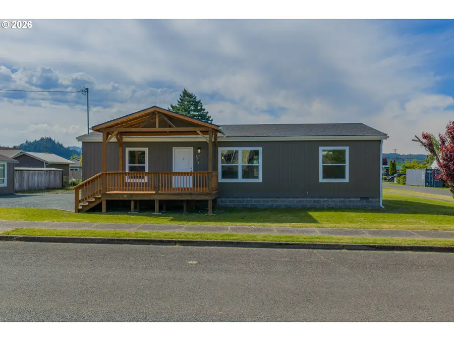 1314 Bothwick St, Myrtle Point, OR 97458 - #3