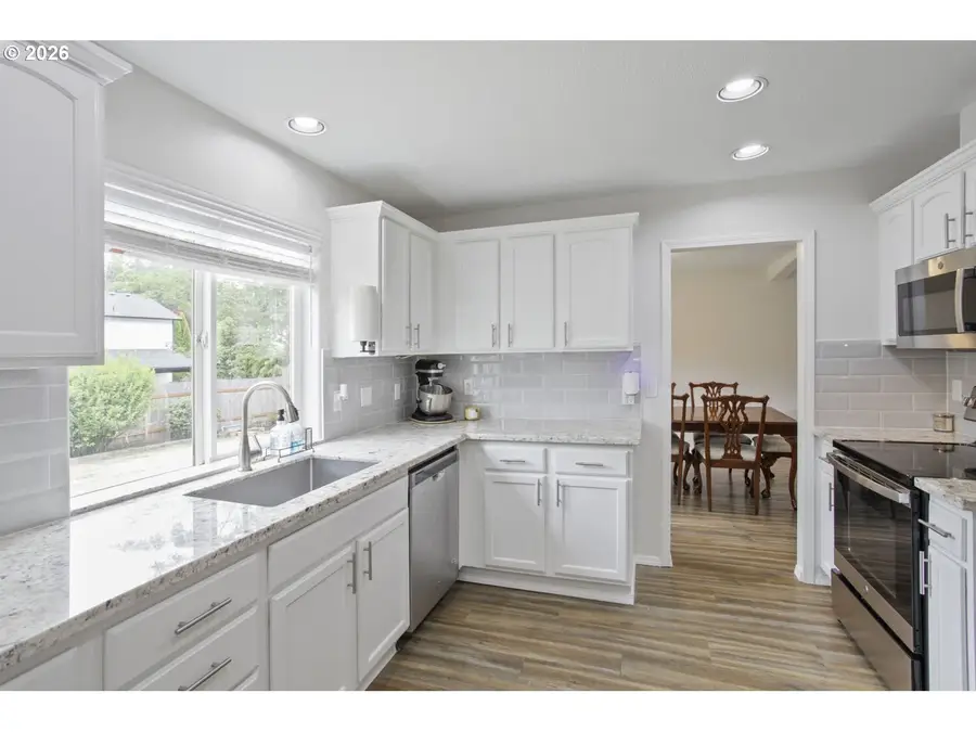 18137 Grey Ave, Sandy, OR 97055 - #3