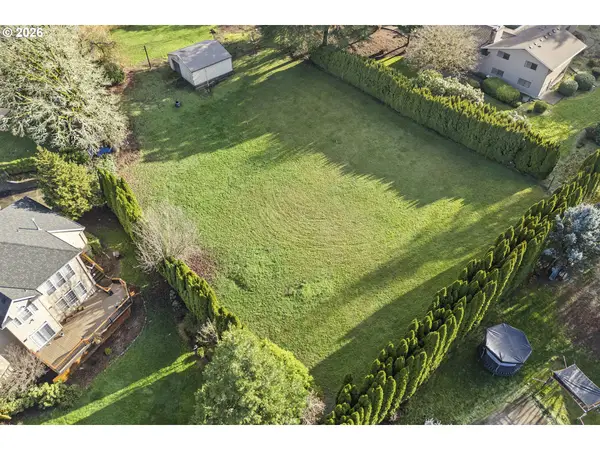 1705 SE Brookwood Ave, Hillsboro, OR 97123