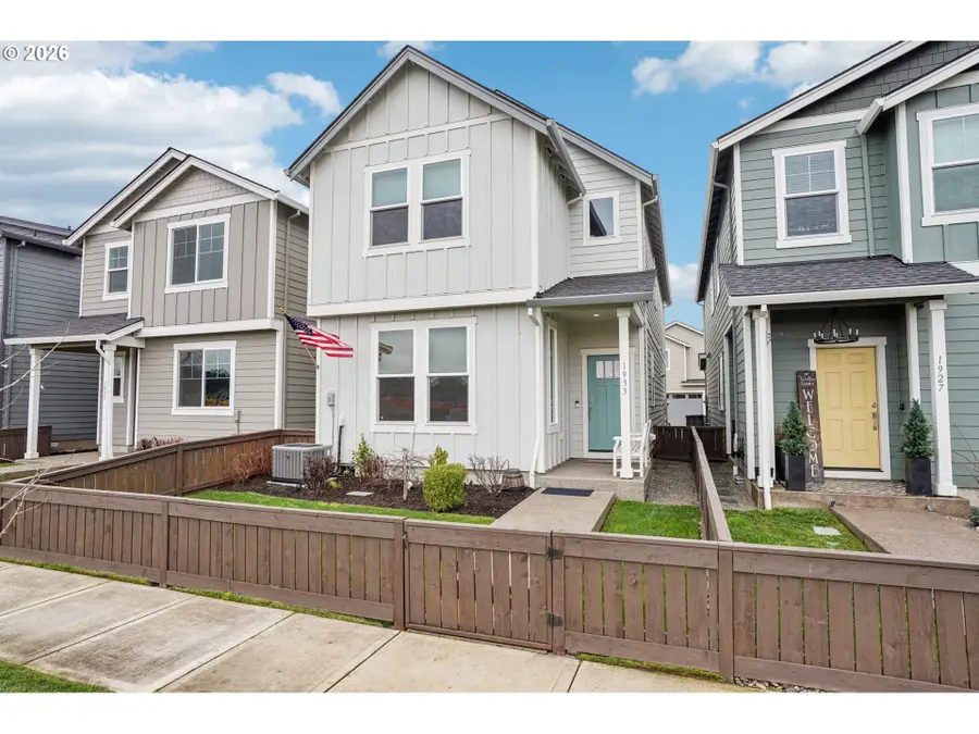 1933 NW Kent St, McMinnville, OR 97128 - #2