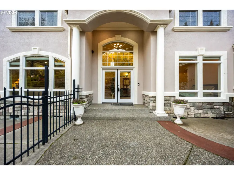 2744 NW Daysha Dr, Roseburg, OR 97471 - #2