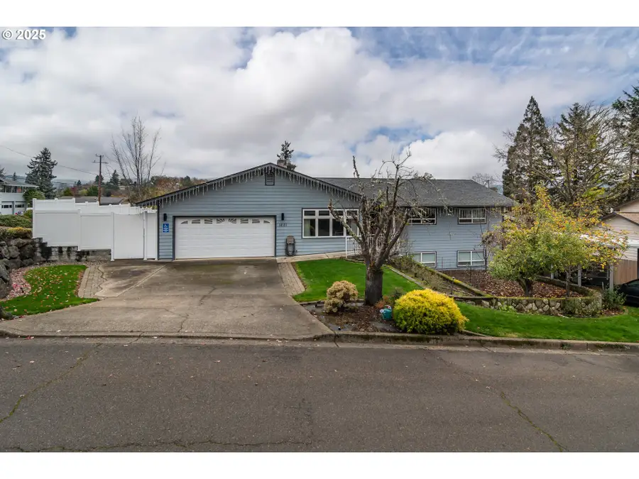 1821 NW Sellwood St, Roseburg, OR 97471 - Image #2