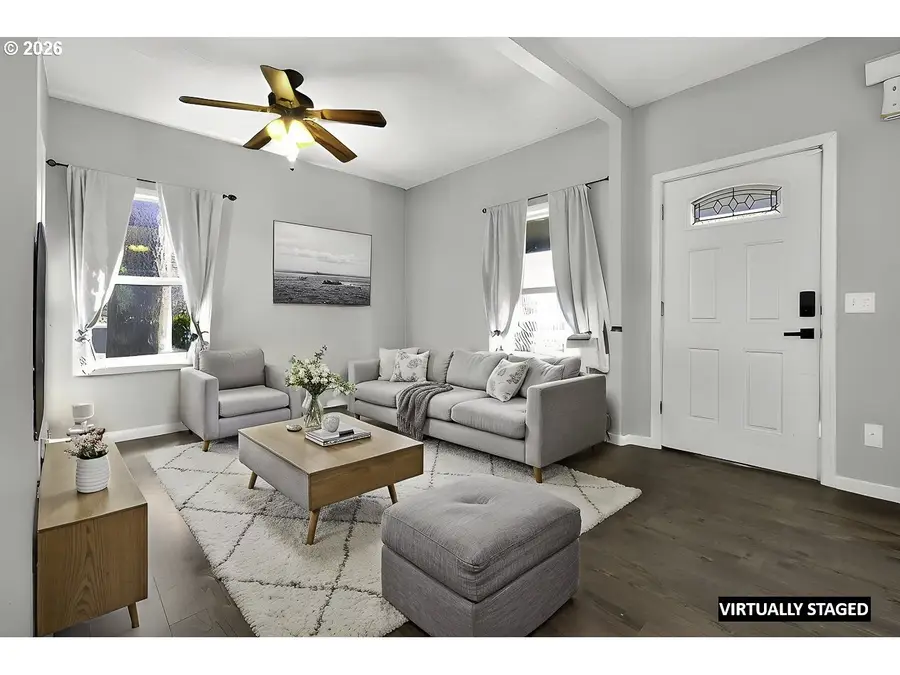 138 SE Shafford St, Estacada, OR 97023 - #2