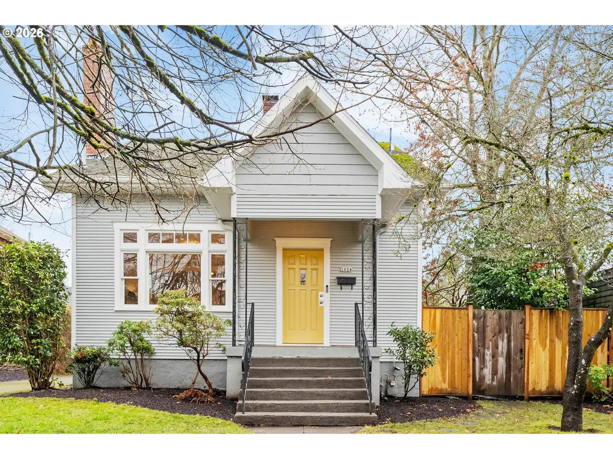 2624 SE Kelly St, Portland, OR 97202 - Image #1