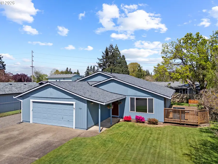 726 NE 17th Ave, Canby, OR 97013 - #2