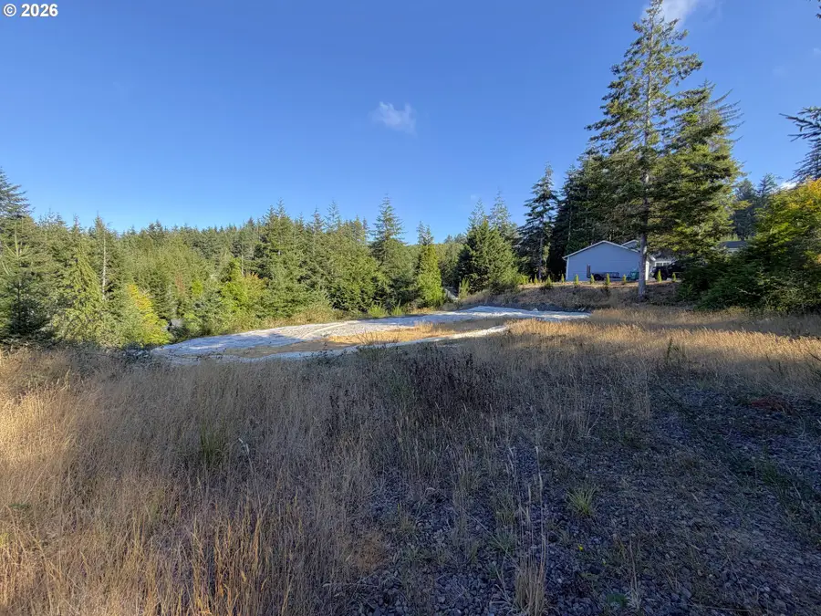 2215 Forest Hills Dr., Coos Bay, OR 97420 - #2