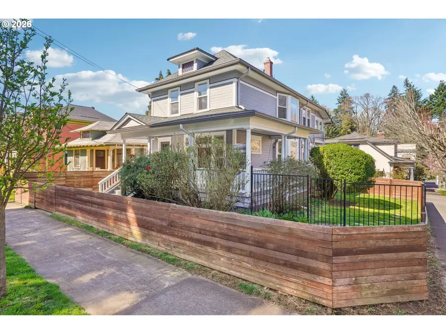 2451 SE Yamhill St, Portland, OR 97214 - #2