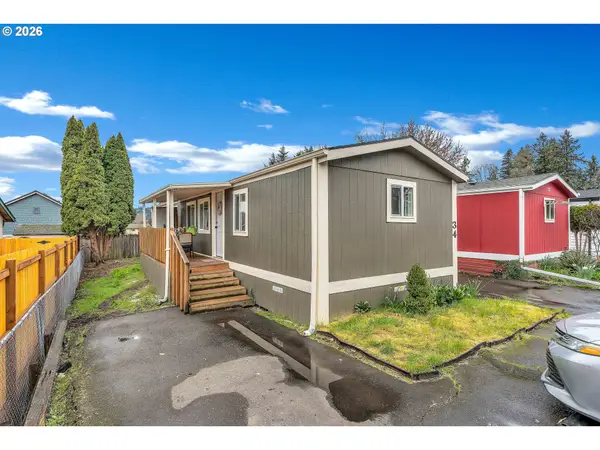 3200 SE Silver Leaf Ln #34, Portland, OR 97267