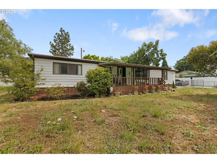 1146 Laura St, Tri City, OR 97457 - #2