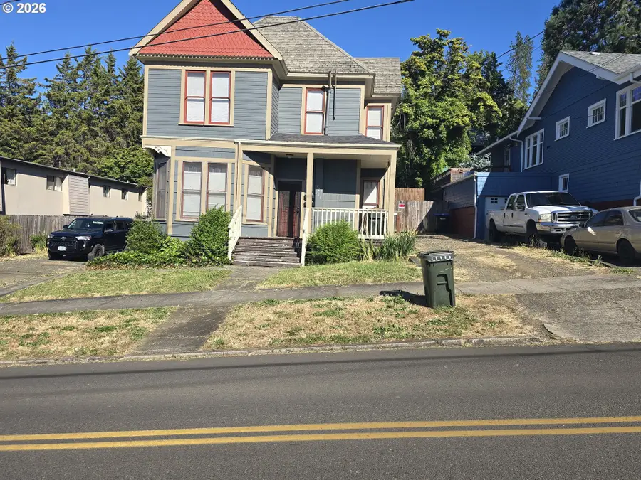 925 SE Main St, Roseburg, OR 97470 - #2