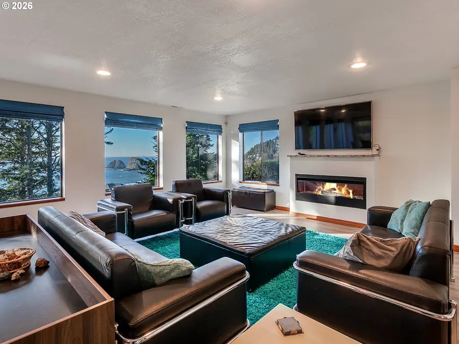 1030 Hillsdale St, Oceanside, OR 97134 - #2