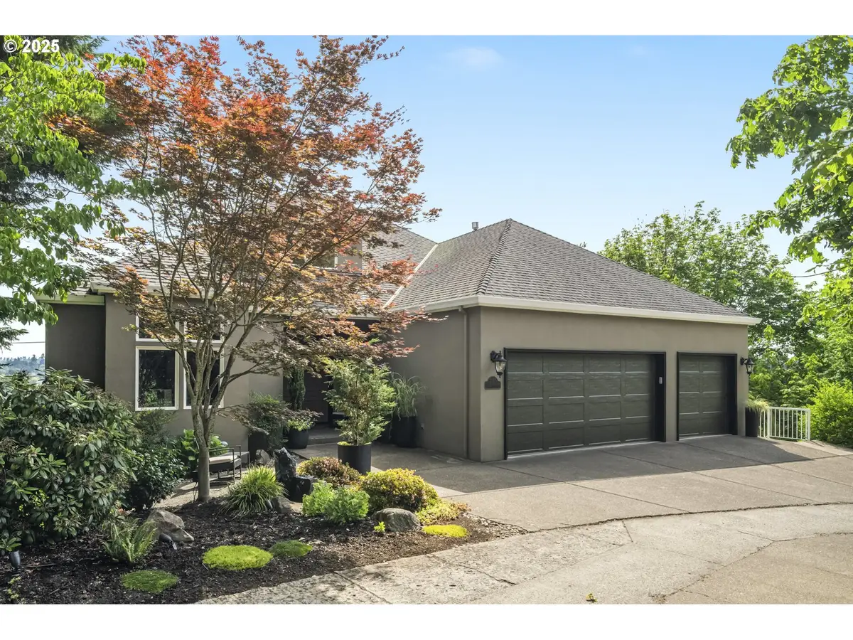 7568 S Laview Dr, Portland, OR 97219 - #1