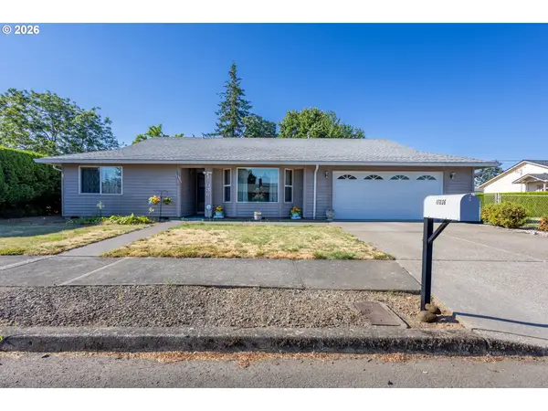 17036 SE Salmon St, Portland, OR 97233