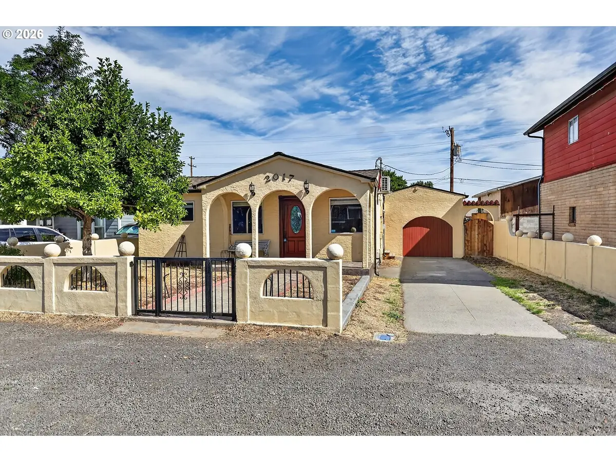 2017 W 9th Pl, The Dalles, OR 97058 - #1