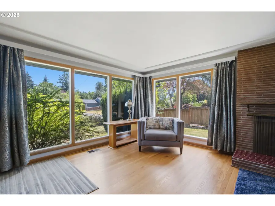 755 NW Overlook Ave, Gresham, OR 97030 - #3