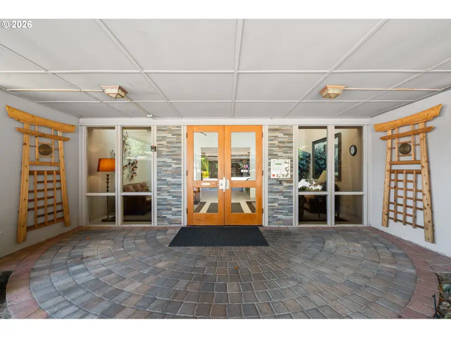 45 Eagle Crest Dr #405, Lake Oswego, OR 97035 - #3