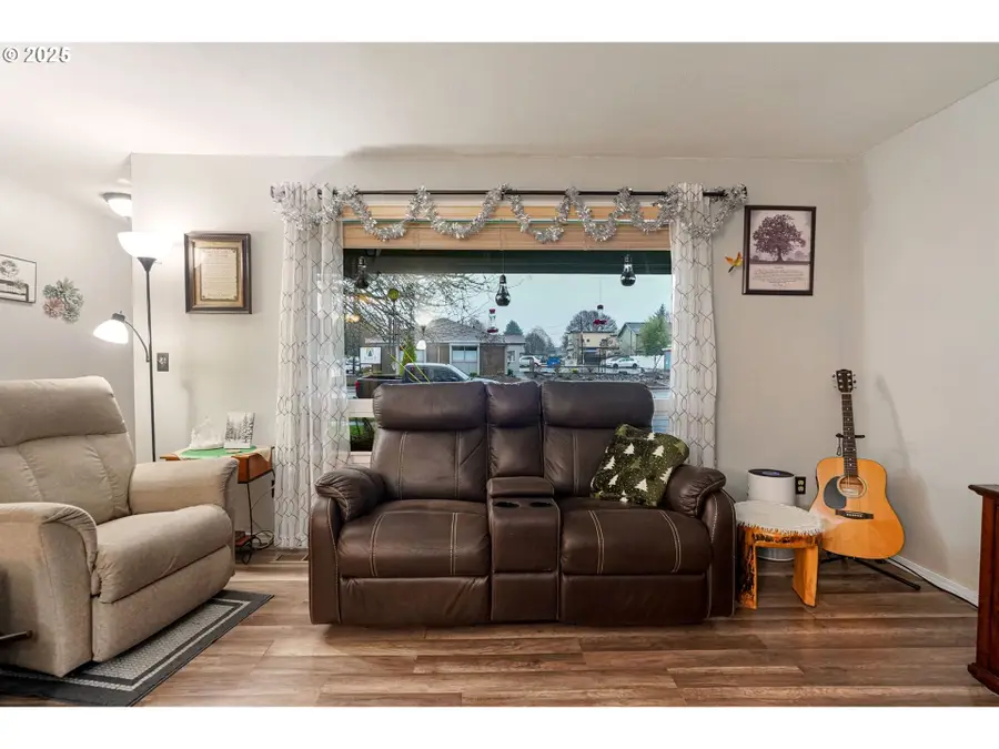 825 SW Walnut St, Albany, OR 97321 - Image #2