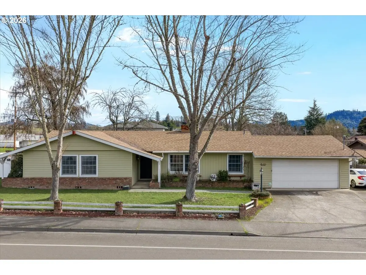 253 NW Glenhart Ave, Winston, OR 97496 - #1